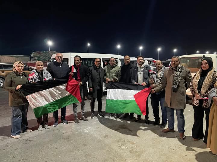 أهالي الفيوم يتوافدون إلى معبر رفح .. رفضًا لتهجير الفلسطينيين ودعمًا لموقف مصر الثابت