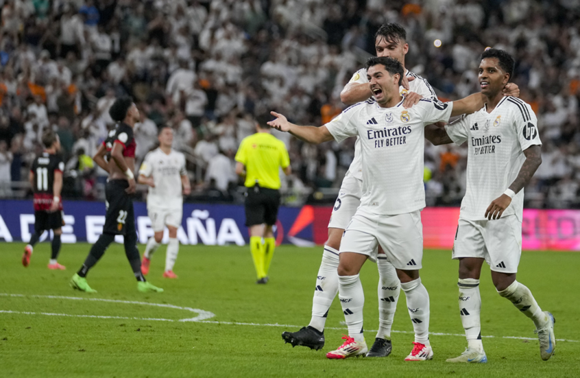 ريال مدريد يضرب موعداً ناريا مع برشلونة فى  نهائي كأس السوبر الإسبانى - الخبر لايف