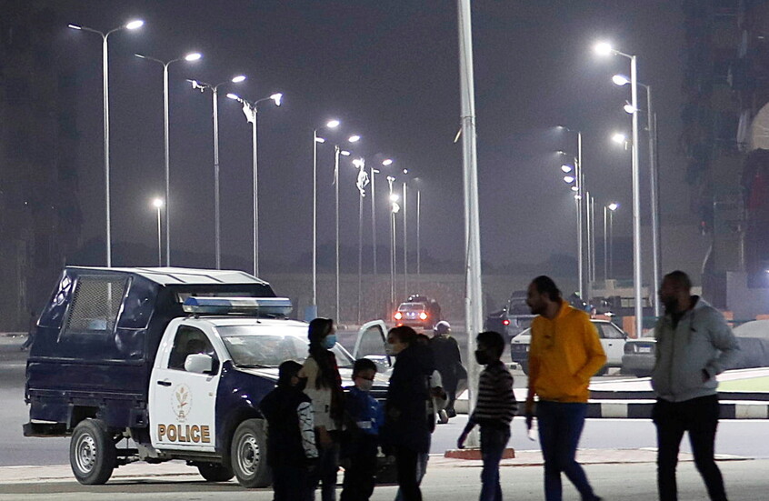 جريمة أخلاقية..4 أعضاء بناد شهير خدروا طالبة وصوروها عارية