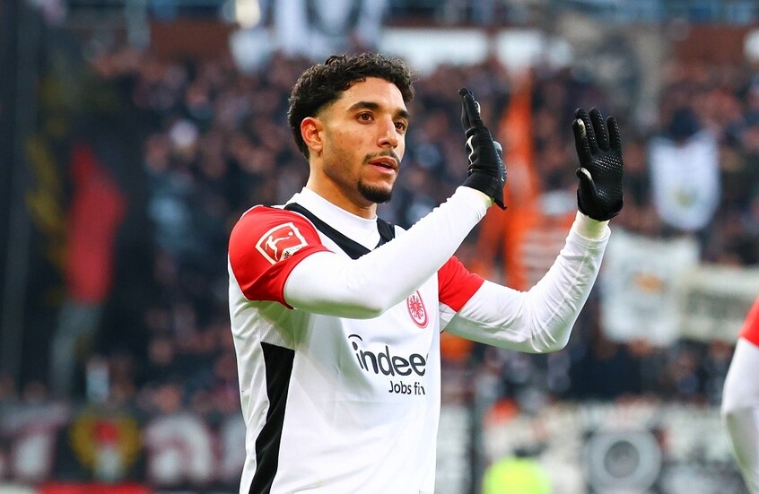 مدرب آينتراخت فرانكفورت الألمانى يثير الجدل عن رحيل عمر مرموش