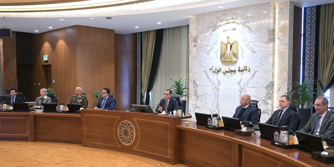 رئيس الوزراء يترأس الاجتماع الأسبوعى للحكومة