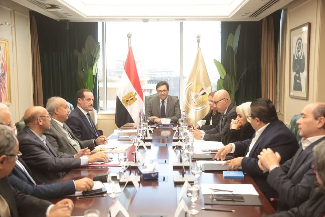 هنو يتابع مع  قيادات الثقافة إنجازات 2024 والتحضيرات لمعرض القاهرة الدولى للكتاب