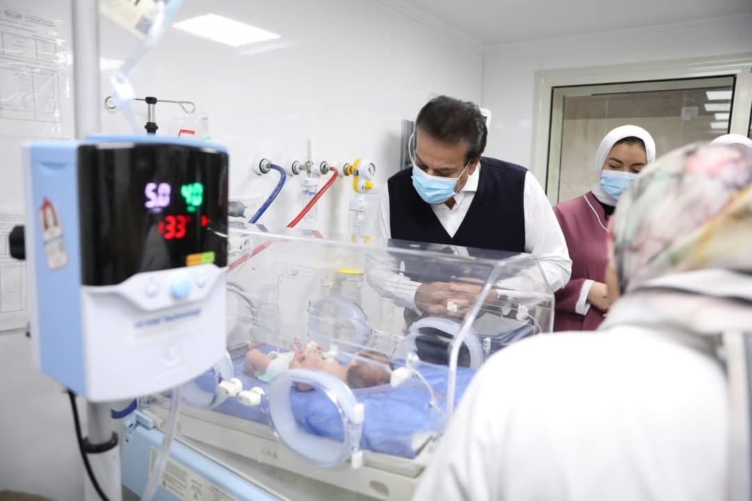 وزير الصحة يتفقد مستشفى محلة مرحوم للوقوف على الخدمة الطبية المقدمة للمواطنين
