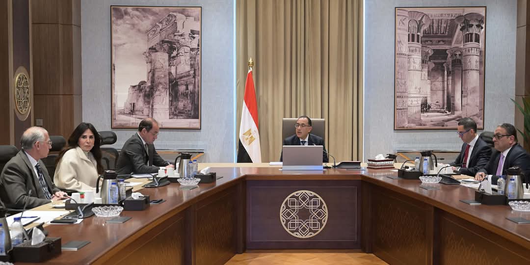 رئيس الوزراء يُتابع إجراءات طرح "صافى" و"وطنية" التابعتين للقوات المُسلحة