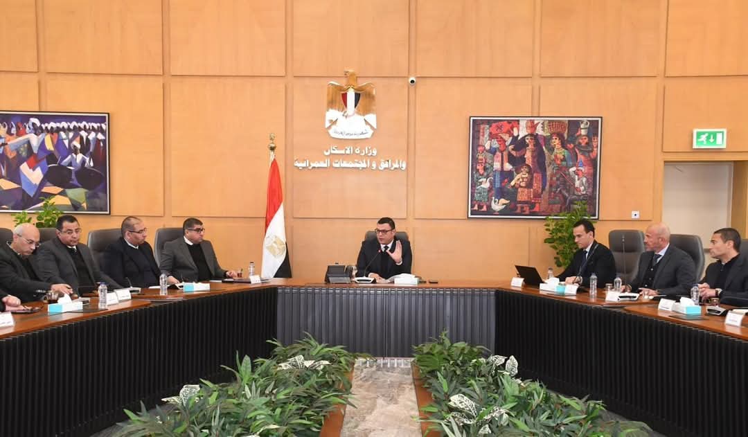 "الشربيني" يؤكد ضرورة الإلتزام بجداول تسليم أبراج منطقة الأعمال المركزية