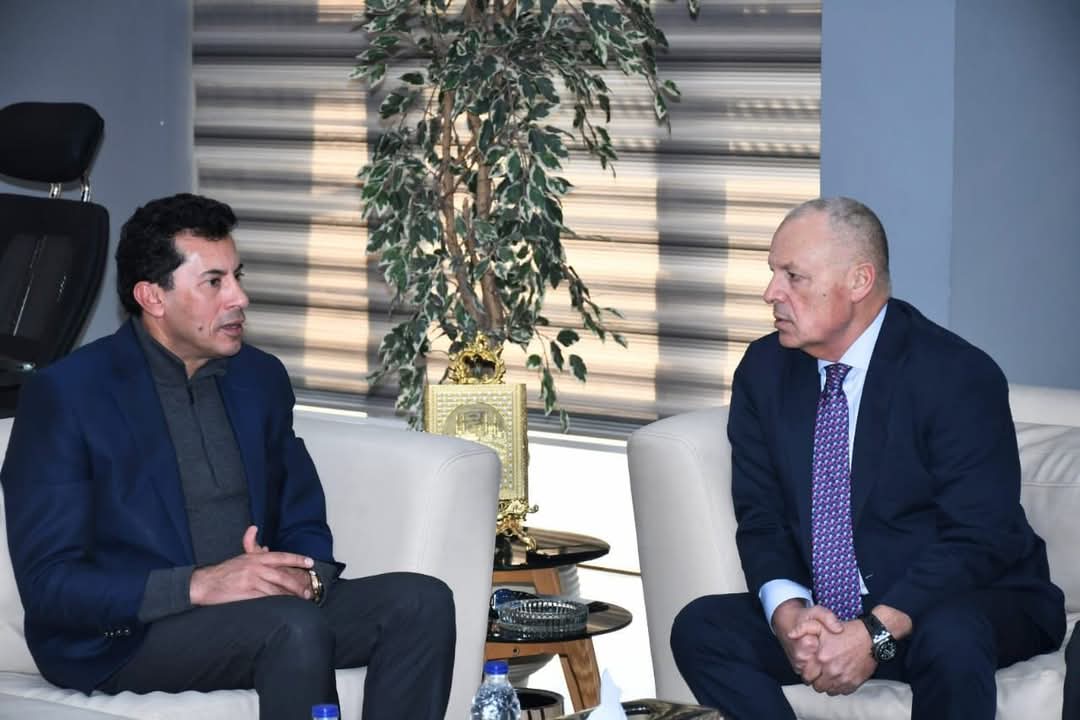 وزير الشباب  يبحث مع مجلس أبو ريدة خطة تطوير الكرة المصرية 