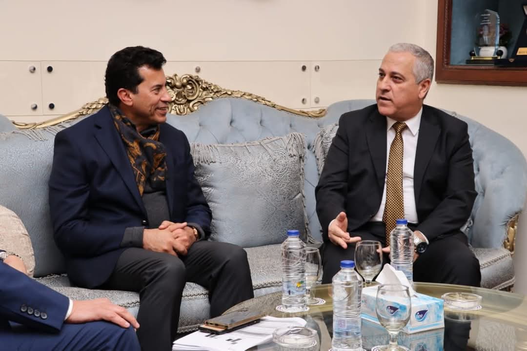 وزير الشباب والرياضة يلتقى رئيس الهيئة الوطنية للصحافة