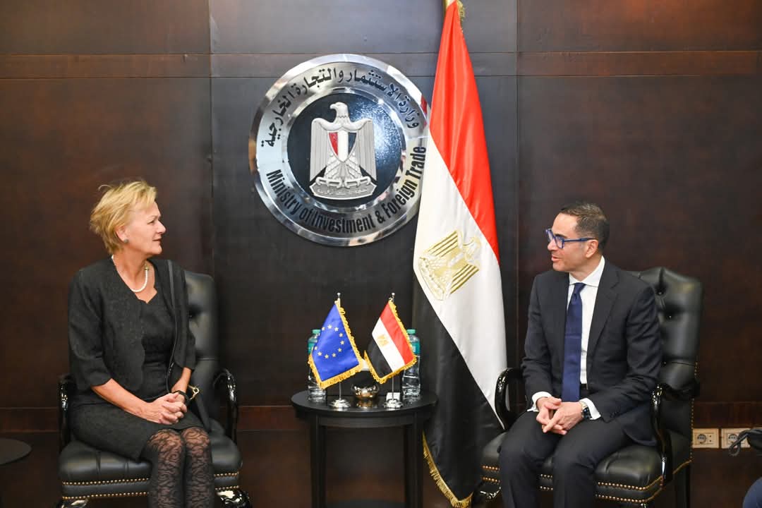 الخطيب يبحث مع سفيرة الإتحاد الأوروبى تعزيز التعاون التجارى والاستثمارى 