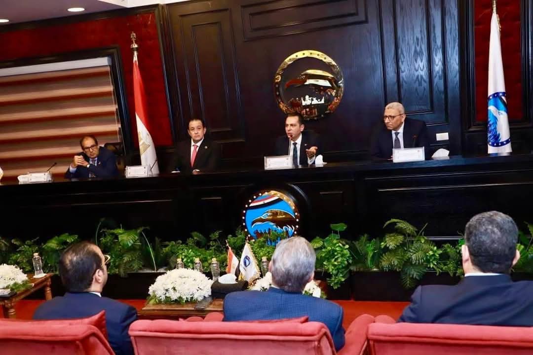 الأمانة المركزية لمستقبل وطن تجتمع مع نواب وشيوخ 8 محافظات
