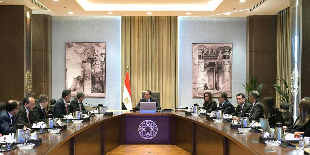 رئيس الوزراء يستعرض ملامح منظومـة الكارت الموحـد لصرف الدعـم التموينى