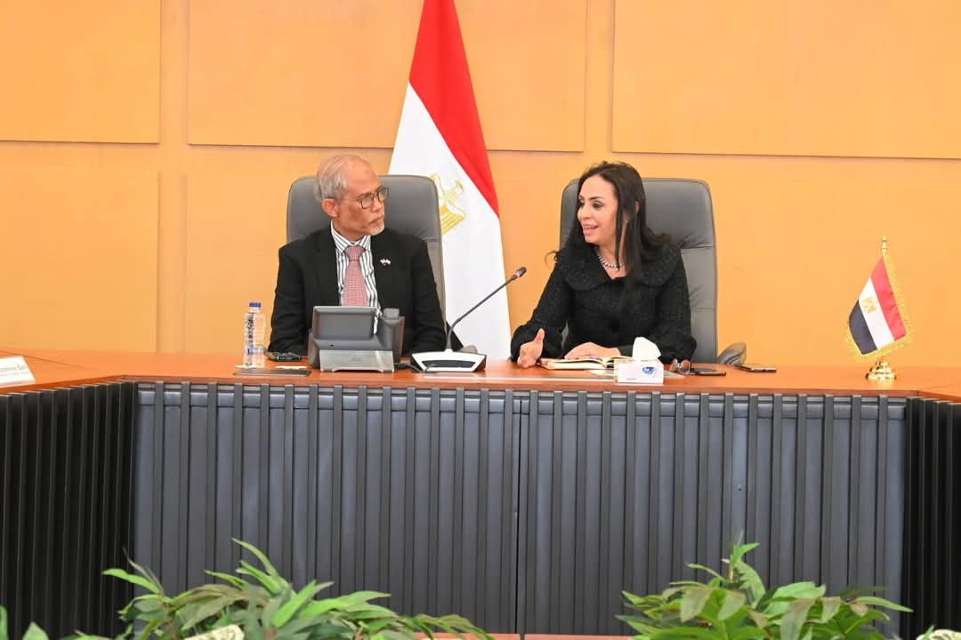 وزيرة التضامن تستقبل وزير التنمية الإجتماعية والأسرية بسنغافورة