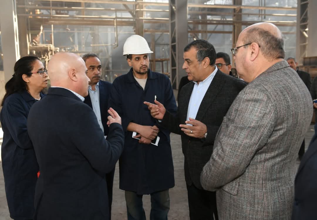 وزير الإنتاج الحربى يفاجئ شركة حلوان للمسبوكات (مصنع 9 الحربى)