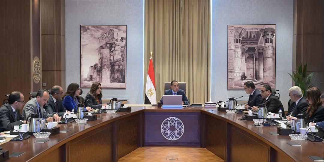 رئيس الوزراء يتابع جهود فض التشابكات المالية بين "القابضة لمياه الشرب" وعددٍ من الجهات 