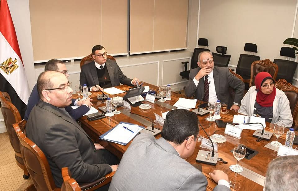 وزير الإسكان يتابع الآليات المتنوعة لطرح الأراضى والفرص الاستثمارية بالمدن الجديدة