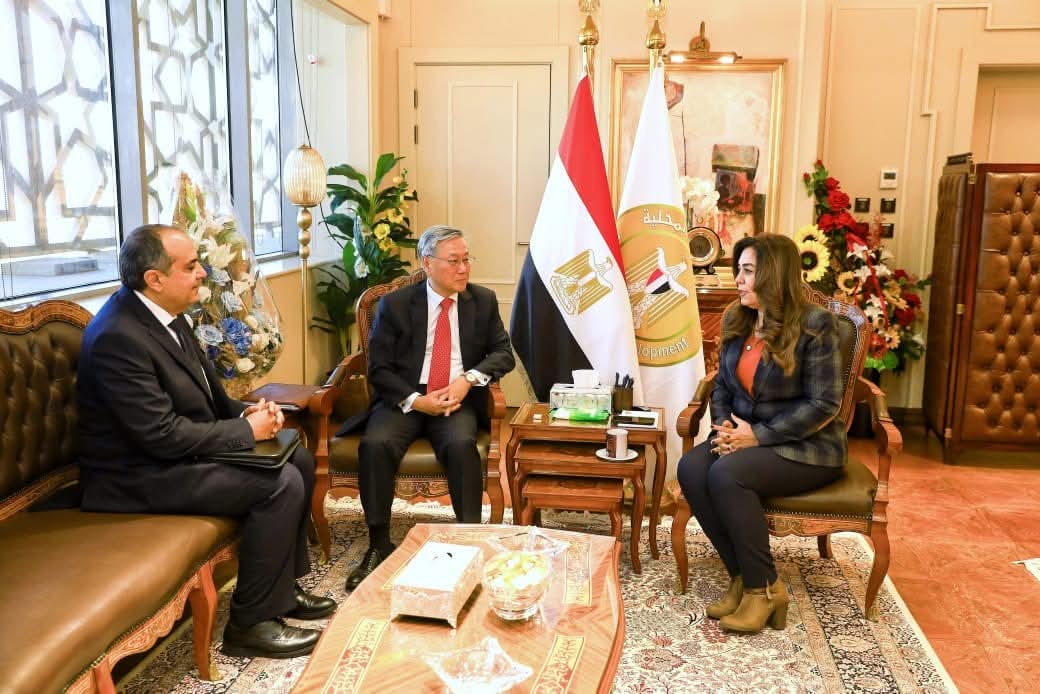 وزير الإسكان يلتقى مجموعة من المطورين وممثلي الكيانات العاملة بإقليم الساحل الشمالى
