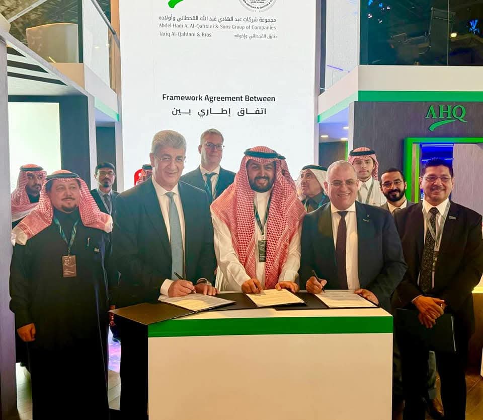 وزير البترول يبحث مع مجموعة القحطانى السعودية زيادة التعاون المشترك