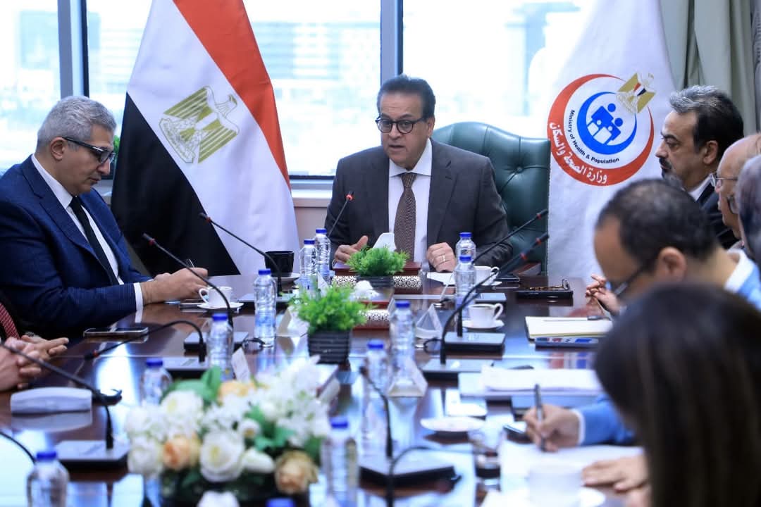 وزير الصحة يبحث التعاون مع الجامعات لإزالة أى معوقات فى التسجيل للدراسات العليا