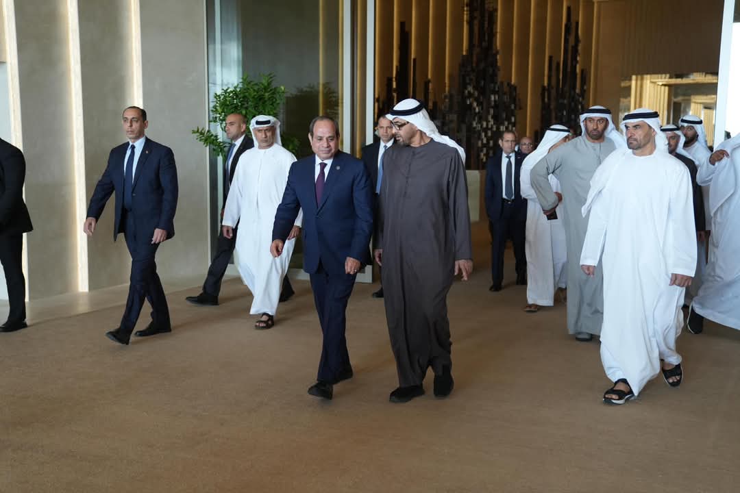 الرئيس والشيخ محمد بن زايد بحثا تعزيز العلاقات الثنائية والقضايا الإقليمية