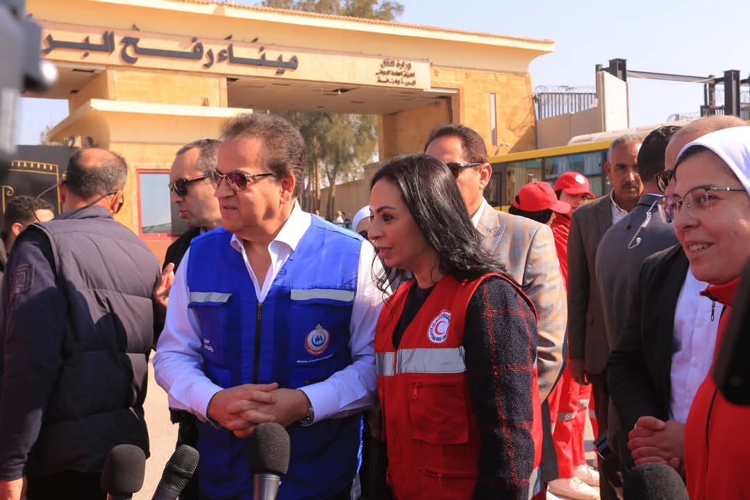 وزيرة التضامن من أمام معبر رفح :  مصر جاهزة  لإدخال المساعدات لقطاع غزة