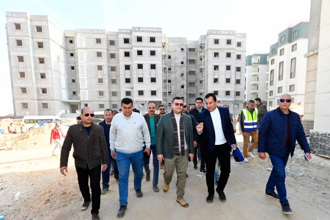 وزير الإسكان يتفقد مشروع الإسكان الأخضر بحدائق العاشر ومشروع مرافق جنوب غرب المدينة 