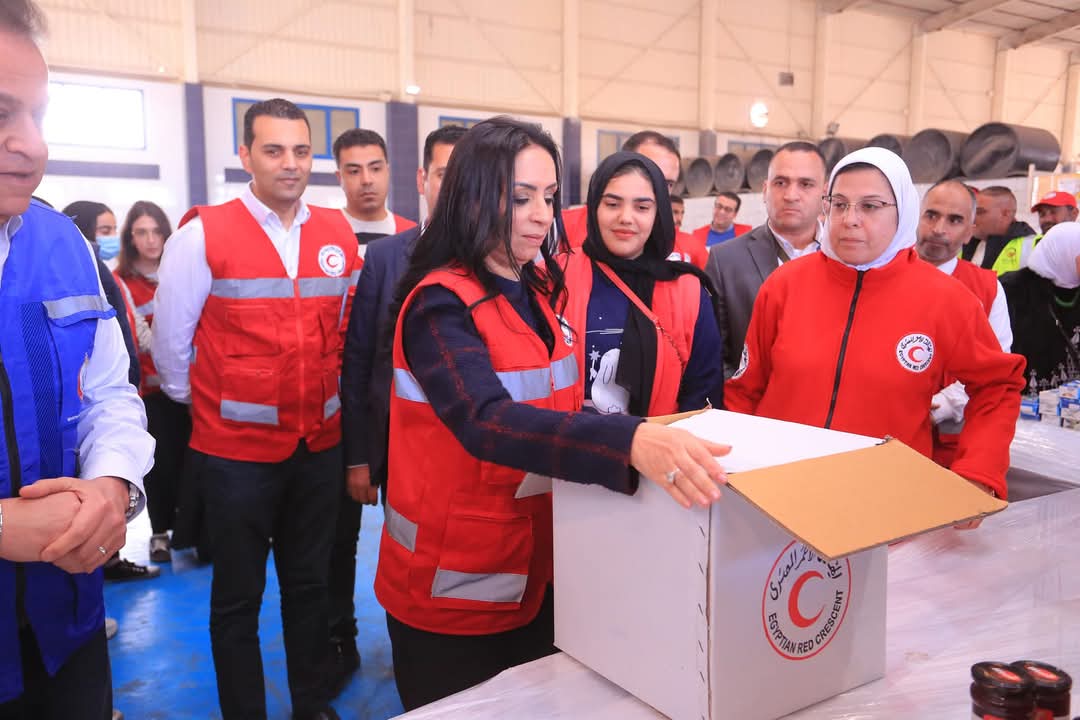 وزيرة التضامن: آلية إدخال المساعدات الإنسانية لقطاع غزة تتم تحت رعاية الدولة المصرية
