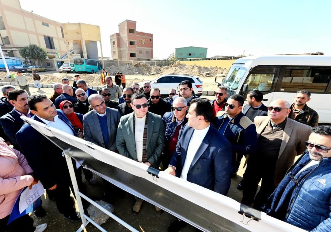 وزير الإسكان يوجه بدفع معدلات العمل بمرافق المنطقة الصناعية بالعاشر من رمضان