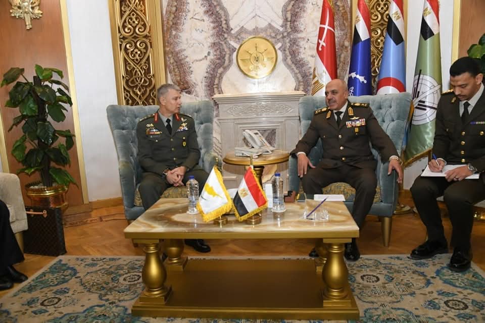 رئيس أركان حرب القوات المسلحة يبحث مع قائد الحرس الوطنى القبرصى أوجه التعاون المشترك
