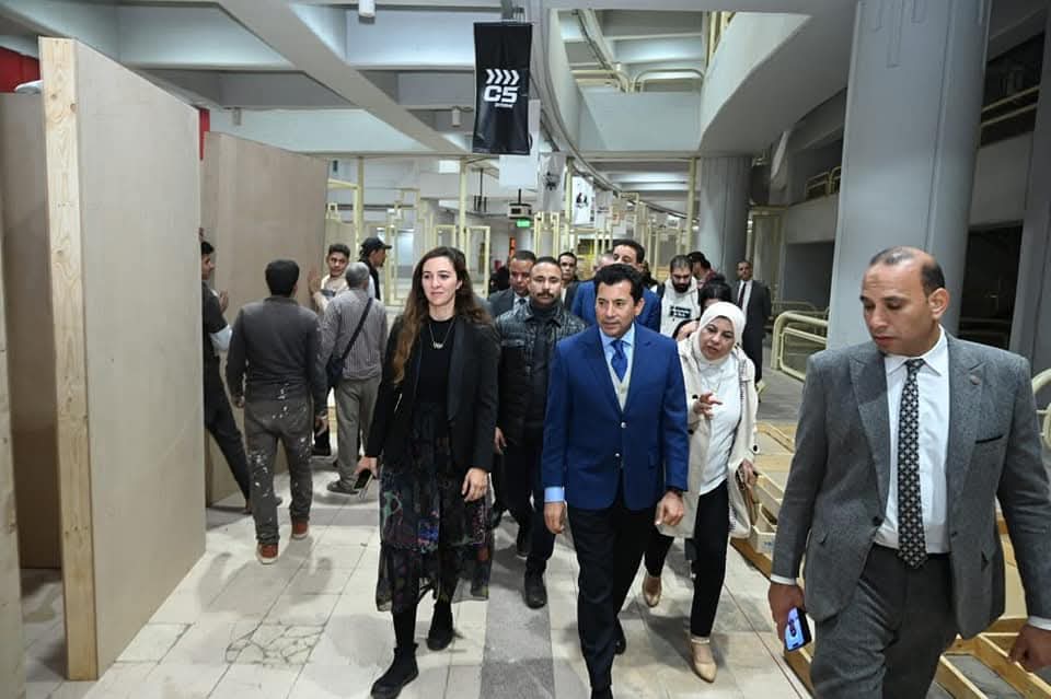 أشرف صبحى : "بيزنس يا شباب" أحد آليات الدولة المصرية لإحياء الحرف اليدوية والتراثية