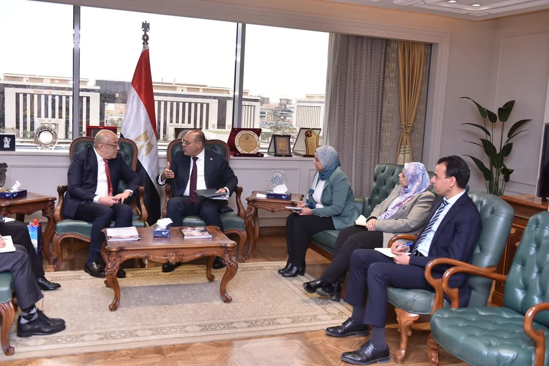 وزير العمل يبحث مع سفير الفلبين تفعيل سُبل التعاون المًشترك