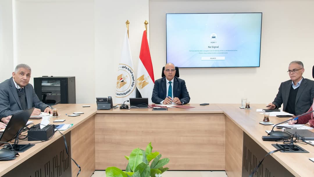 سويلم يتابع موقف تشغيل محطات معالجة مياه الصرف الزراعى
