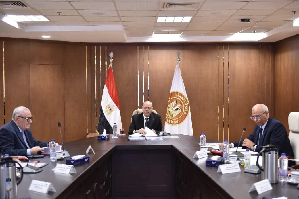 وزير العمل يترأس مجلس إدارة صندوق إعانات الطوارئ للعمال