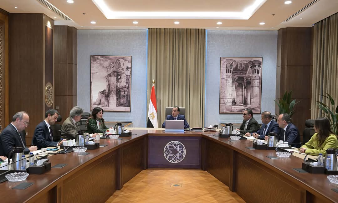 مدبولى يتابع مع "المتحدة للخدمات الإعلامية" تجهيزات افتتاح المتحف المصرى الكبير