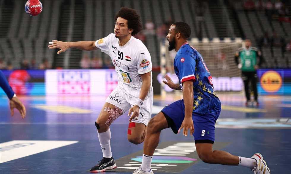 وزير الرياضة يهنئ منتخب اليد: ننتظر منكم ملحمة أمام فرنسا