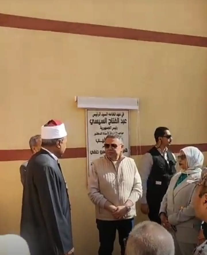 محافظ البحر الأحمر: الغردقة تشهد حاليًا طفرة تنموية كبيرة بقطاعي الإسكان والمرافق العامة
