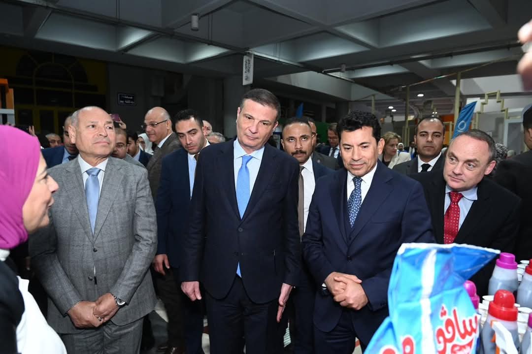 وزير الرياضة يفتتح معرض "بيزنس يا شباب"