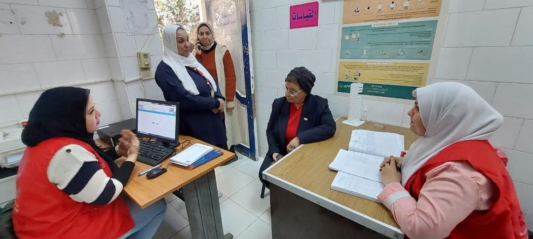 نائب وزير الصحة تتفقد مركز الرعاية الصحية الأولية بالعمرانية