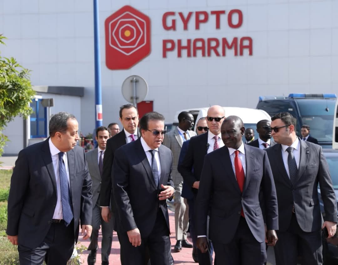 رئيس جمهورية كينيا  يزور مدينة الدواء المصرية 