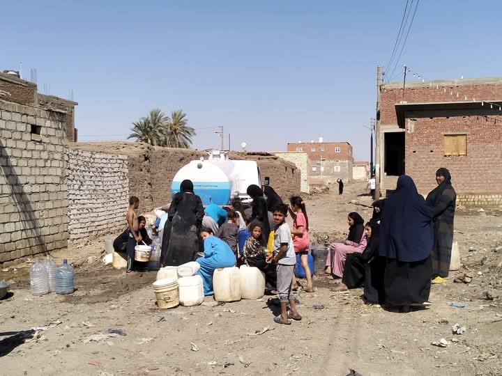 معاناة سكان شارع ناصر بالفيوم منذ 4 أشهر - الخبر لايف