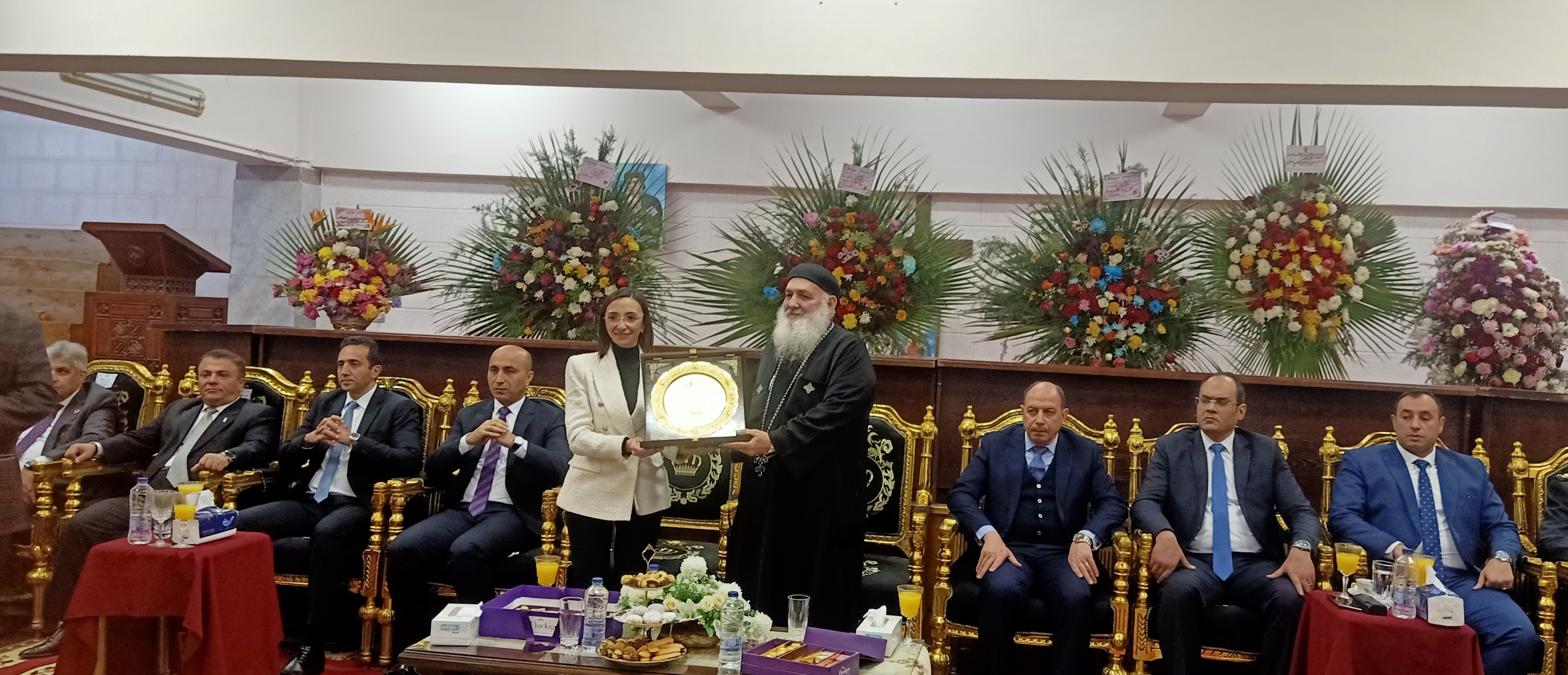 محافظ البحيرة ورئيس جامعة دمنهور ومدير الأمن.. يتقدمون المهنئين بعيد الميلاد المجيد