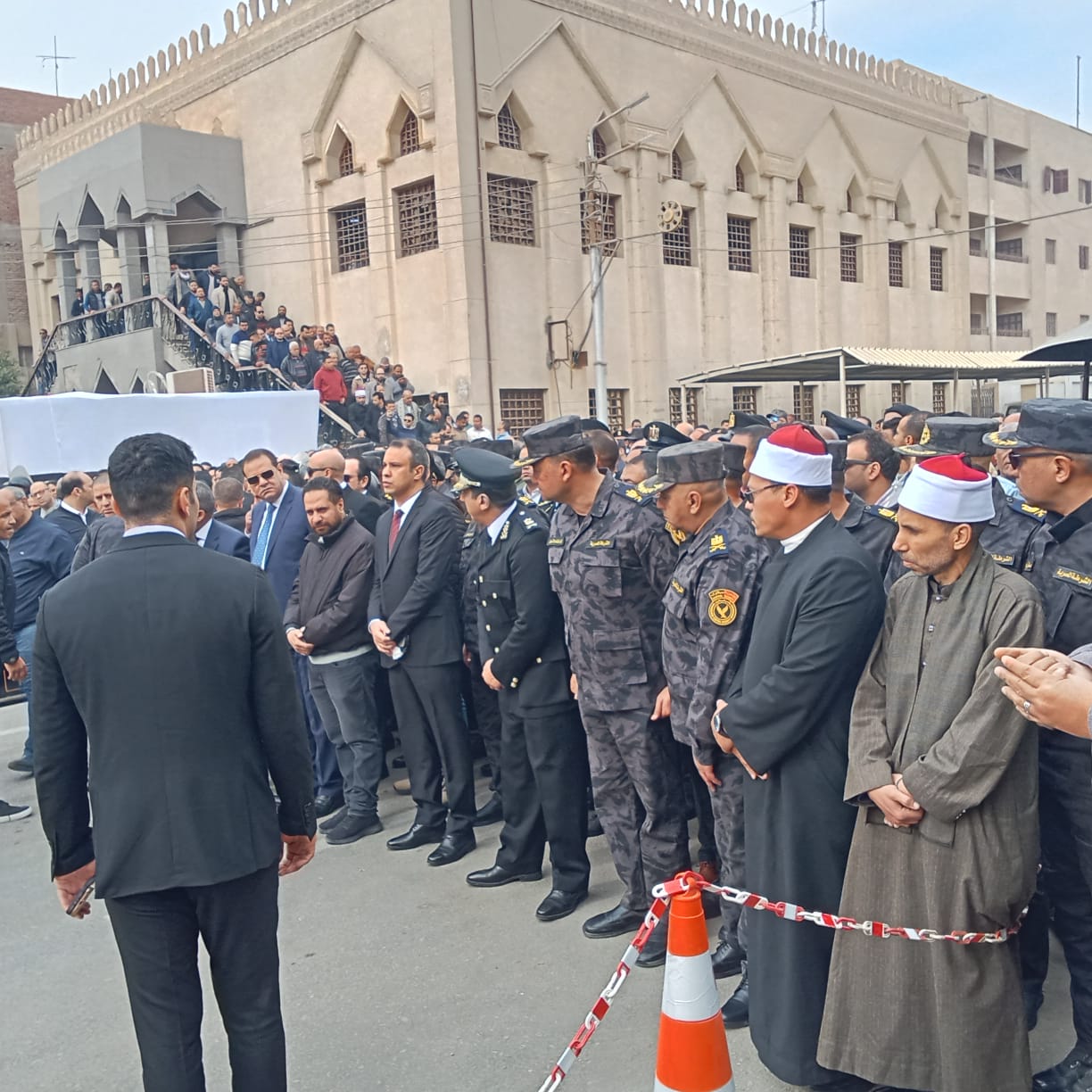 جنازة عسكرية وشعبية مهيبة للمقدم كريم ياسين شهيد الواجب الوطني بمسقط رأسه بالفيوم