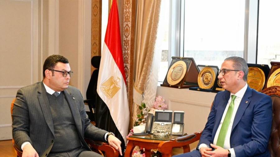تعاون مشترك بين وزير الإسكان ومحافظ الفيوم