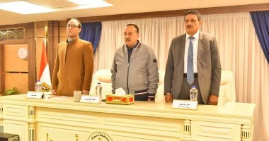 محافظ أسيوط يترأس اجتماع المجلس التنفيذي لمتابعة الملفات الحيوية