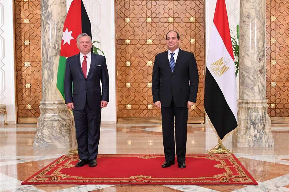الرئيس يهنئ العاهل الأردنى بنجاح العملية الجراحية