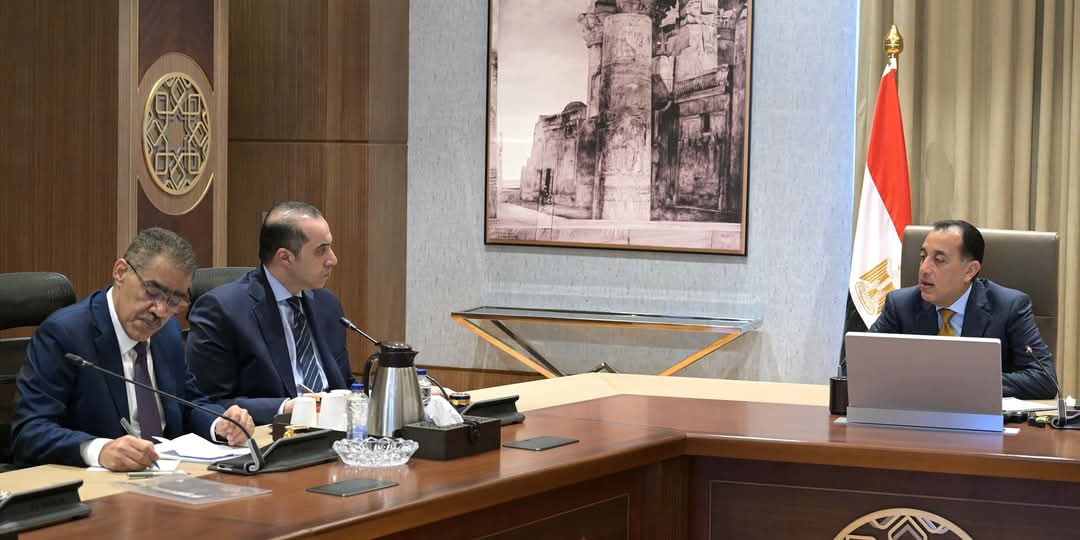 "مدبولى": توجيه رئاسى بتوسيع دائرة الحوار الوطنى ولقاء قريب مع "مجلس الأمناء"