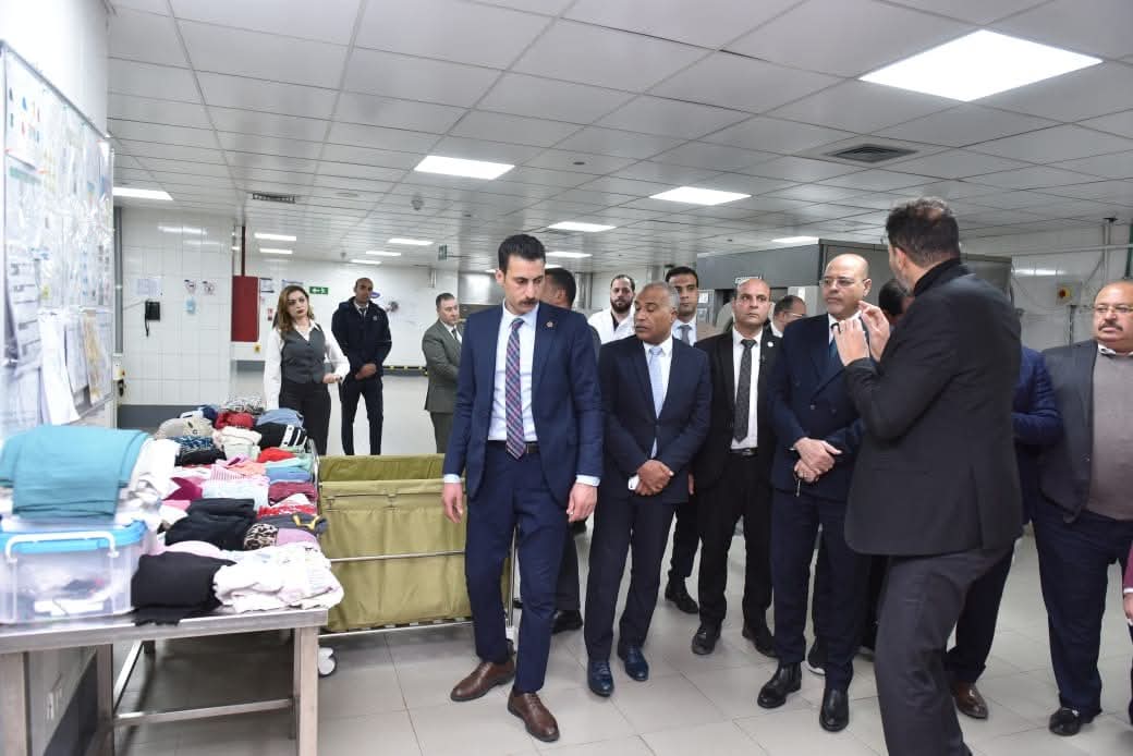 وزير العمل يزور مستشفى الناس للأطفال..ويُشيد بالخدمات الصحية المُقدمة للمواطنين بالمجان
