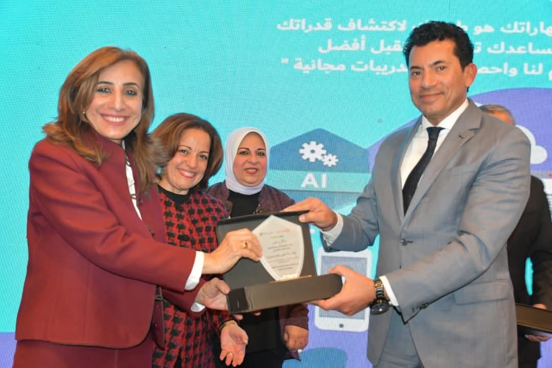 وزير الشباب والرياضة يشهد حفل إنجازات مشروع "طور وغير"