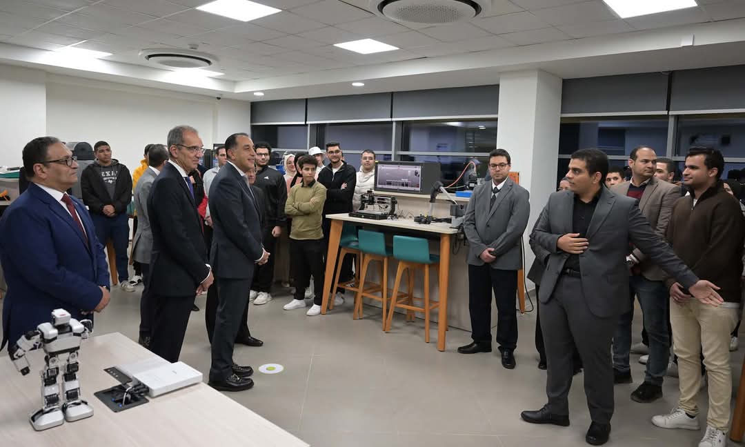رئيس الوزراء يتفقد جامعة مصر للمعلوماتية