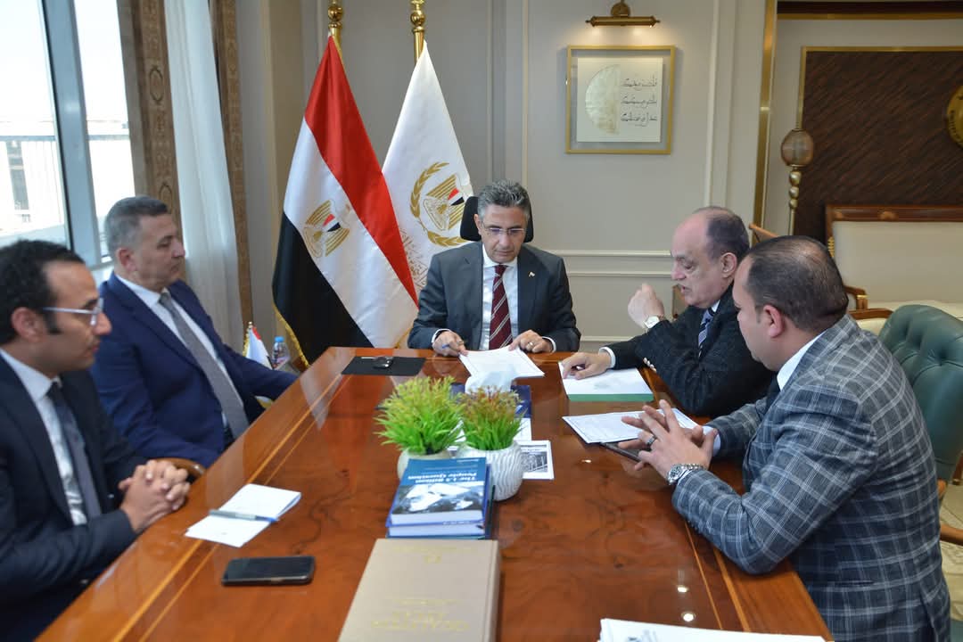 وزير التموين  يلتقى بعدد من أعضاء مجلسى النواب والشيوخ