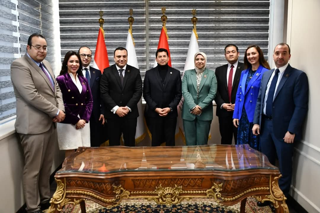 وزيرالرياضة يوقع مذكرة تفاهم مع تنسيقية شباب الأحزاب والسياسيين