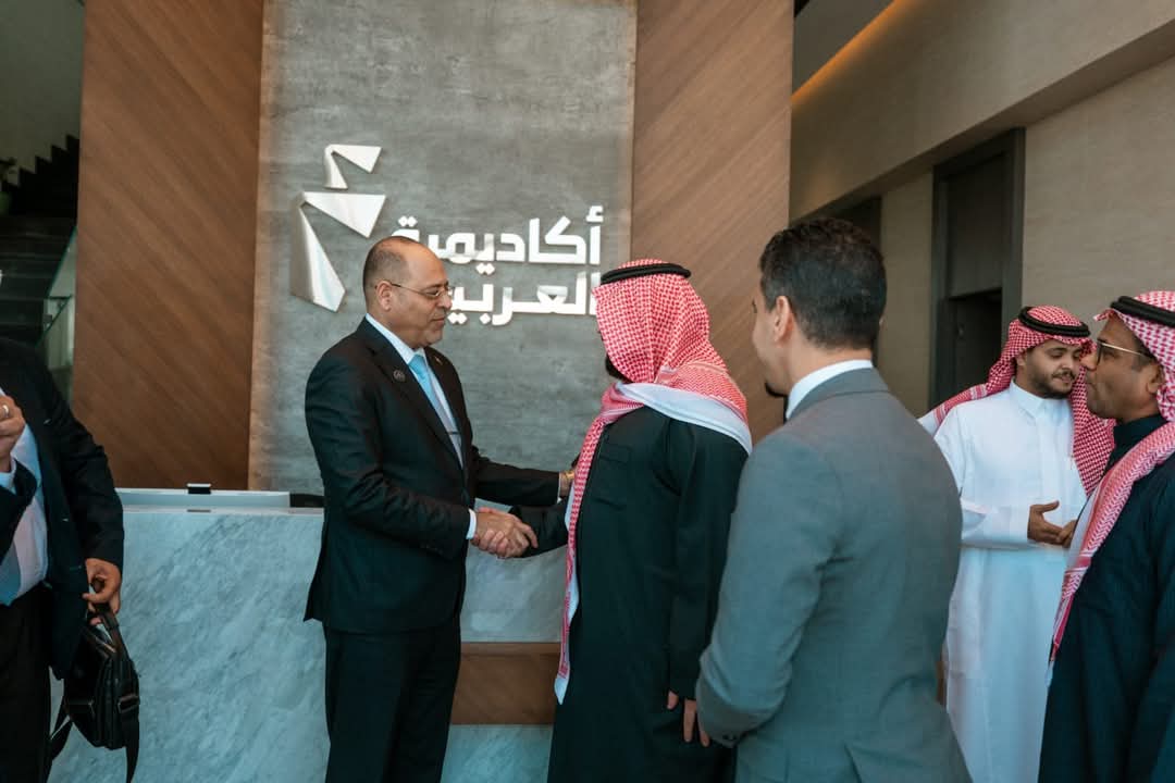 وزير العمل يبحث مع أكاديمية العربية بالسعودية فرص التعاون لتأهيل الشباب المصرى لسوق العمل 